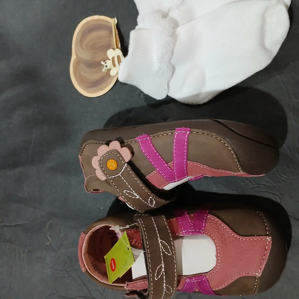 Final $8 /UMI Girls Kids Pink and Brown Shoes - Picture 4 of 6